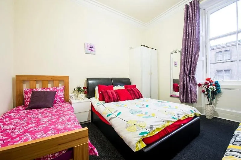 Edinburgh Central Morrison Aparthotel 0*,